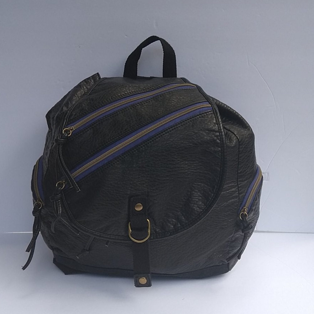 An Mossimo supply co bookbag.
